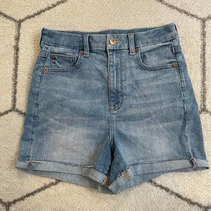 American Eagle Super Hi-Rise Shortie in Medium Blue Denim